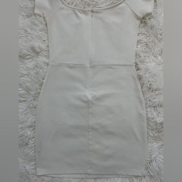 Tobi White Off-the-Shoulder Bodycon Mini Dress Size Medium - Picture 12 of 16